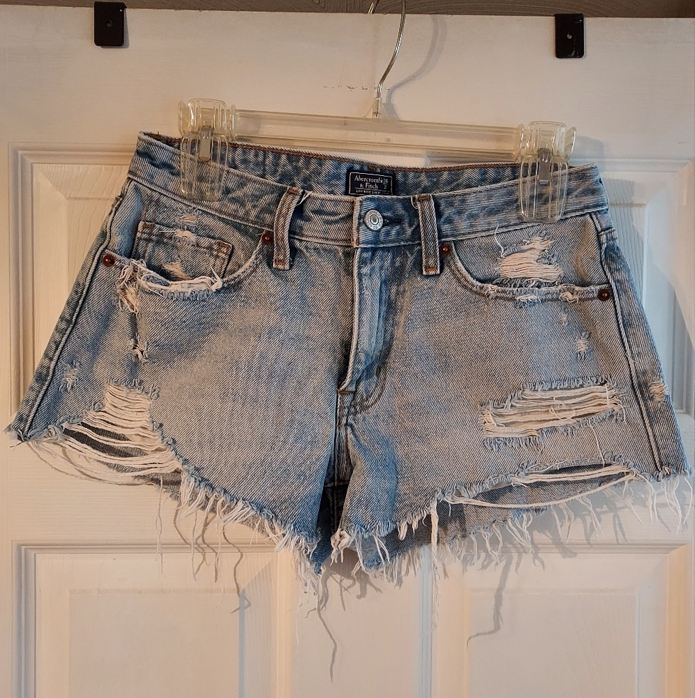 Abercrombie & Fitch low rise shorts